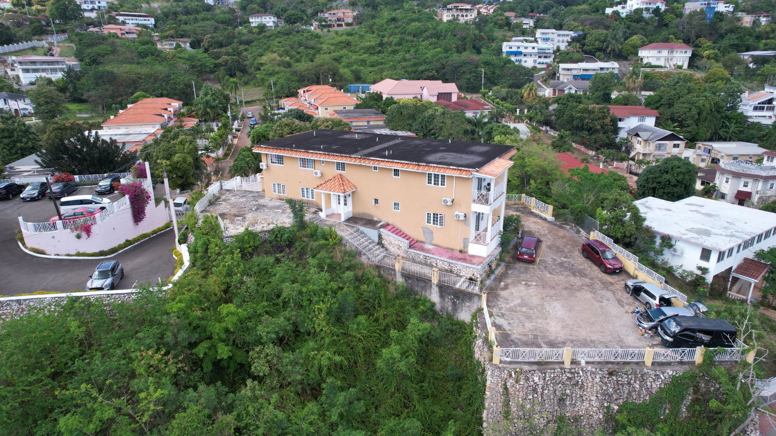Modern-2-Bedroom-Apartment-for-Rent-in-Red-Hills-Jamaica Second image of 9-22 Leas Flat, Red Hills, Kgn in Kingston 19, St. Andrew, Jamaica - property is For Rent