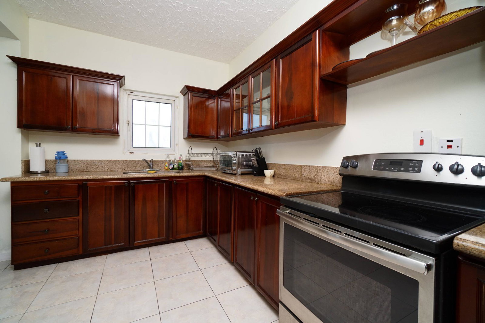 Modern-2-Bedroom-Apartment-for-Rent-in-Red-Hills-Jamaica Fourteenth image of 9-22 Leas Flat, Red Hills, Kgn in Kingston 19, St. Andrew, Jamaica - property is For Rent