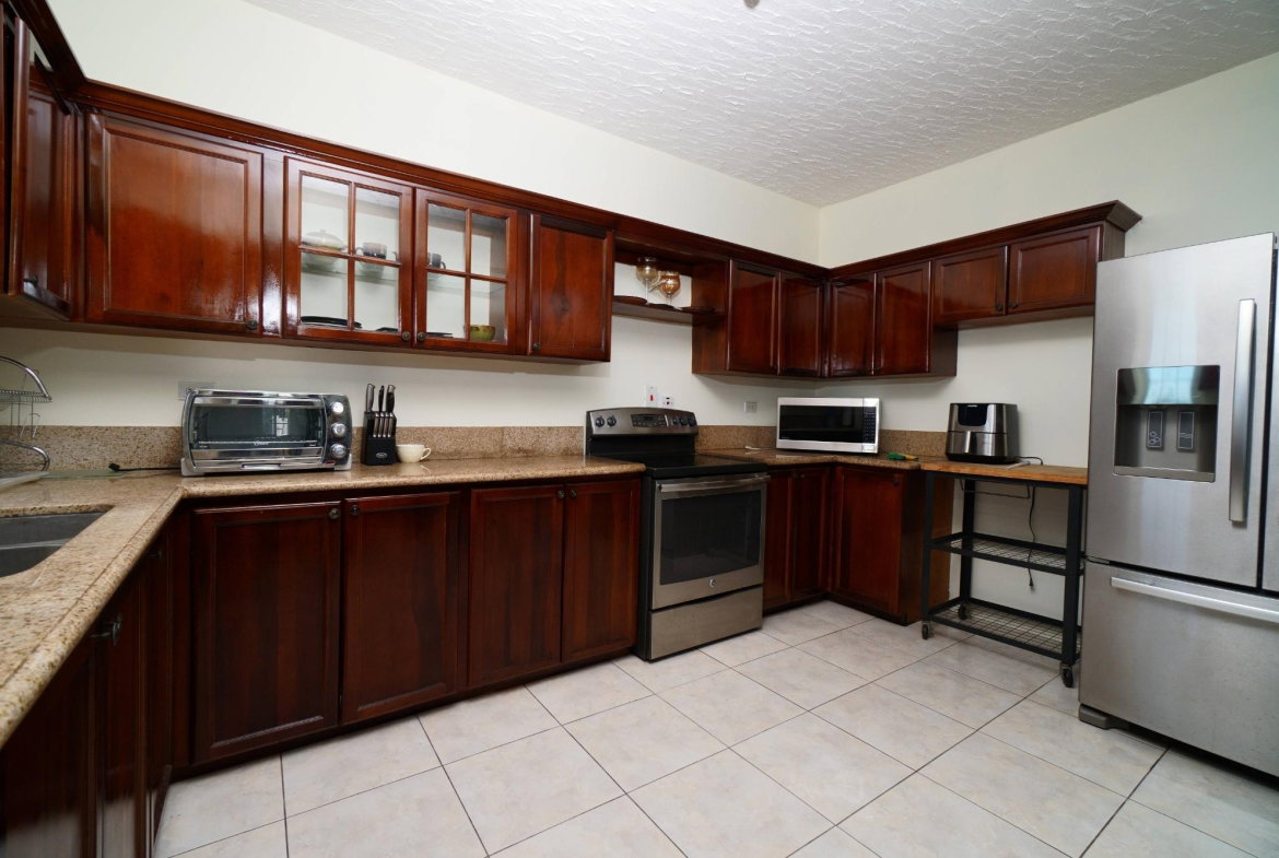 Fifteenth image of 9-22 Leas Flat, Red Hills, Kgn in Kingston 19, St. Andrew, Jamaica - property is For Rent