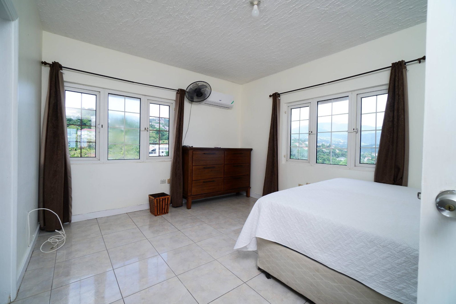 Modern-2-Bedroom-Apartment-for-Rent-in-Red-Hills-Jamaica Seventh image of 9-22 Leas Flat, Red Hills, Kgn in Kingston 19, St. Andrew, Jamaica - property is For Rent