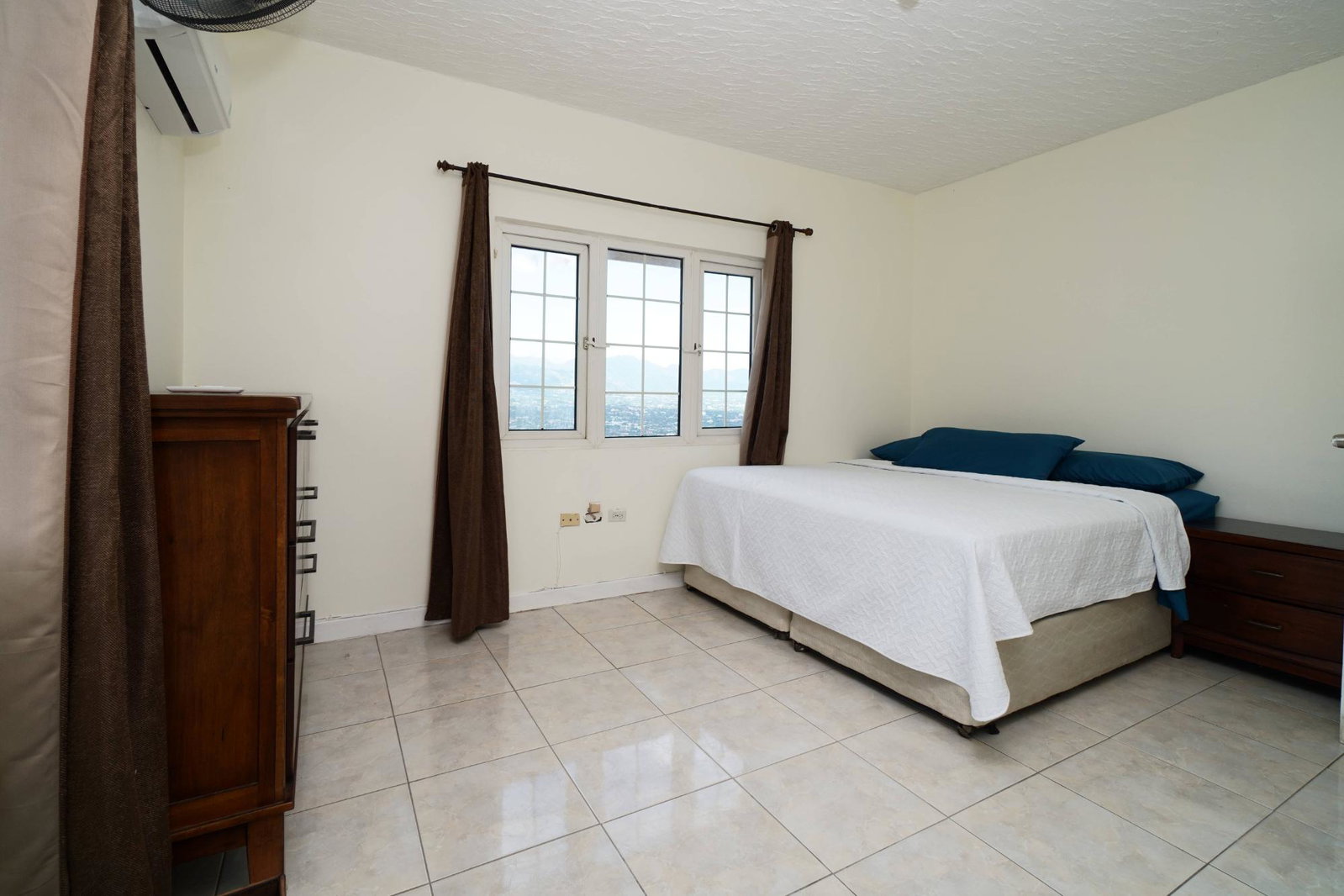 Modern-2-Bedroom-Apartment-for-Rent-in-Red-Hills-Jamaica Eighth image of 9-22 Leas Flat, Red Hills, Kgn in Kingston 19, St. Andrew, Jamaica - property is For Rent