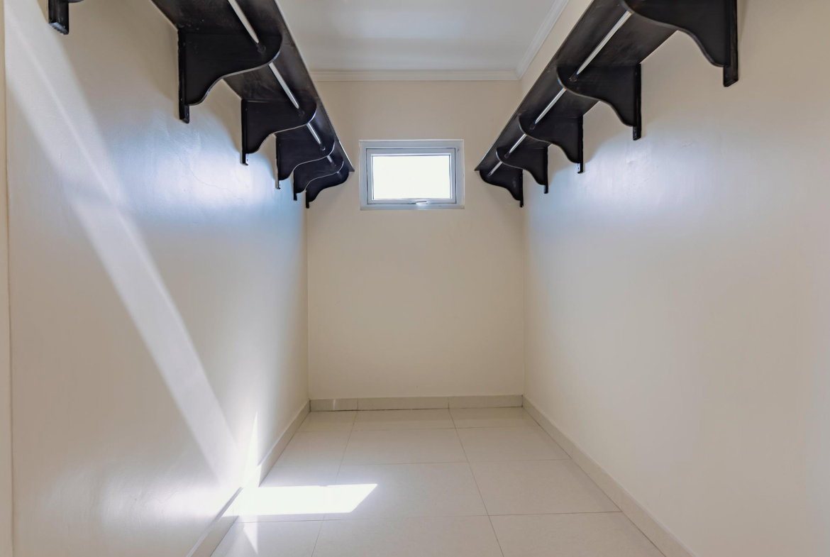 Tenth image of 17-10 Russell Heights in Kingston 6, St. Andrew, Jamaica - property is For Rent