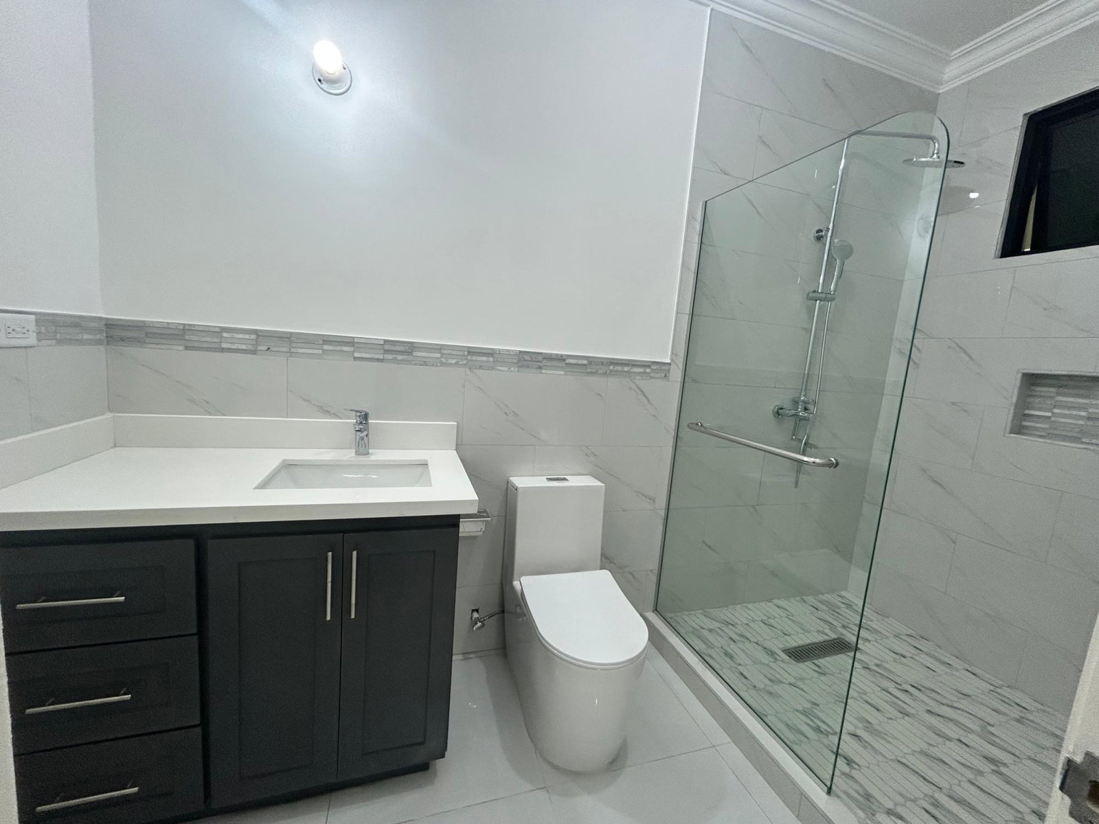Thirtieth image of 7-31 Rochester Avenue in Kingston 8, St. Andrew, Jamaica - property is For Rent