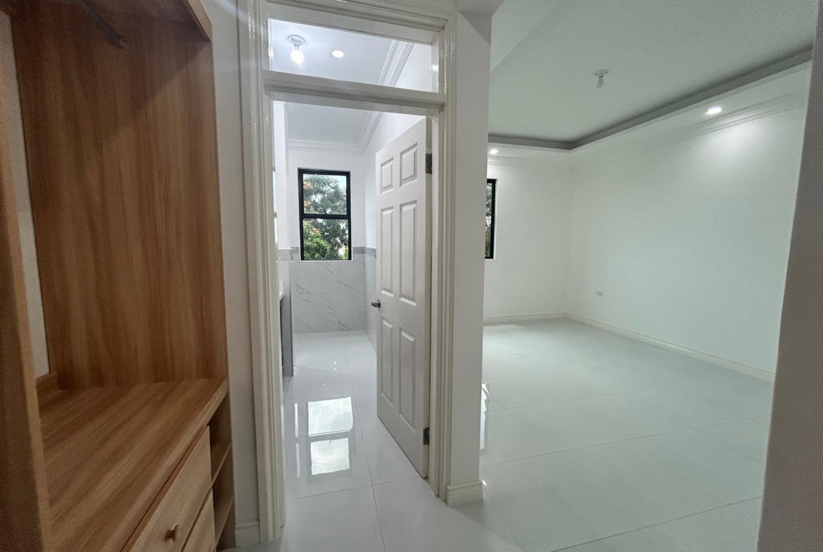 Tenth image of 7-31 Rochester Avenue in Kingston 8, St. Andrew, Jamaica - property is For Rent