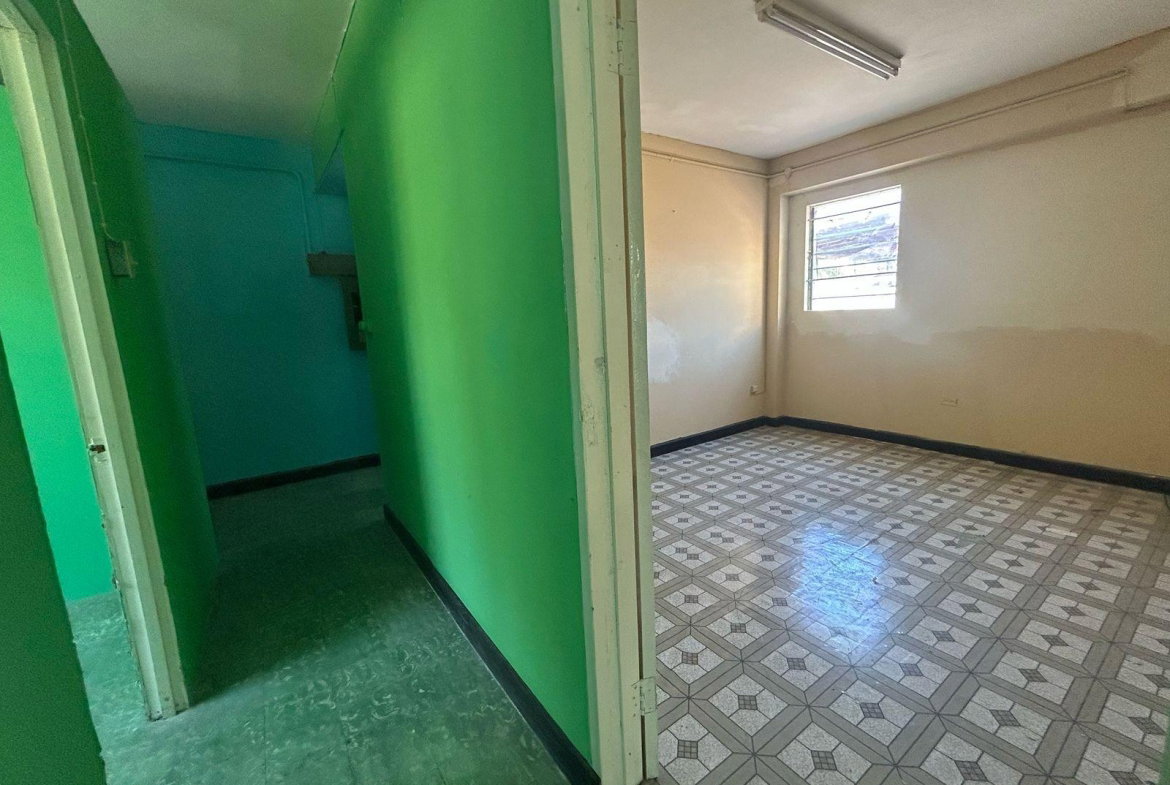 Fourth image of D-#18-10 South Avenue in Kingston 4, Kingston, Jamaica - property is For Rent