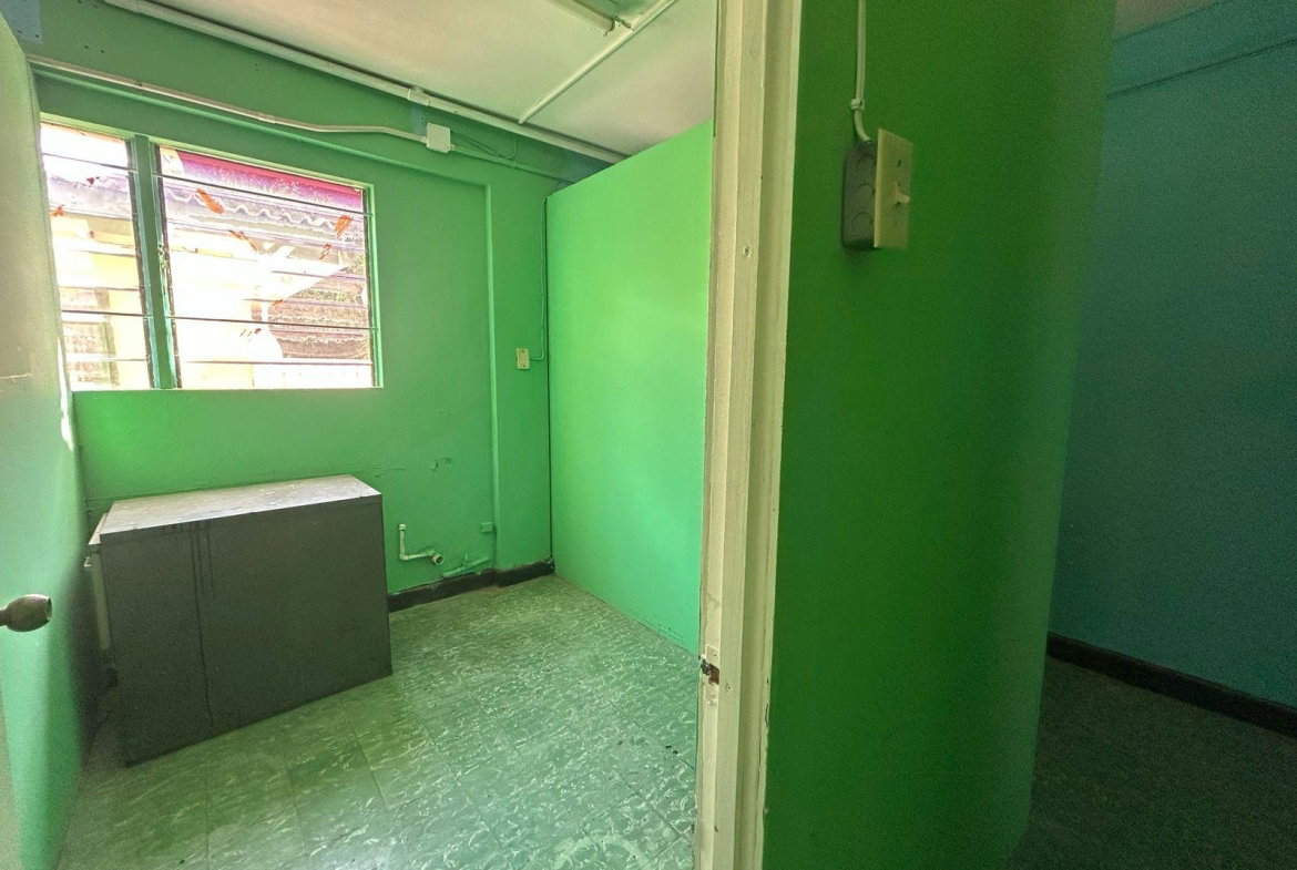 Fifth image of D-#18-10 South Avenue in Kingston 4, Kingston, Jamaica - property is For Rent