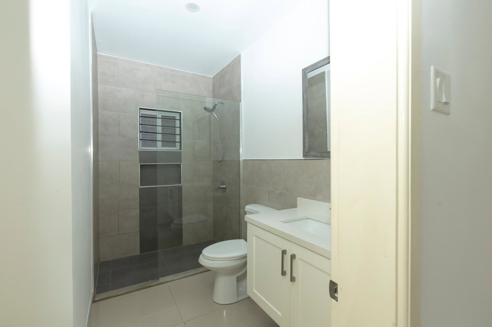 Ninth image of 13-5 Charlemont Avenue in Kingston 6, St. Andrew, Jamaica - property is For Rent