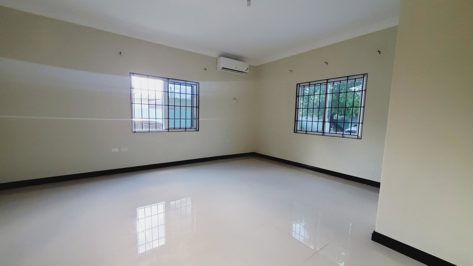Spacious-2-Bedroom-Apartment-for-Sale-in-St.-Andrew-Jamaica Eighteenth image of 2-11 Park Avenue in Kingston 19, St. Andrew, Jamaica - property is For Sale
