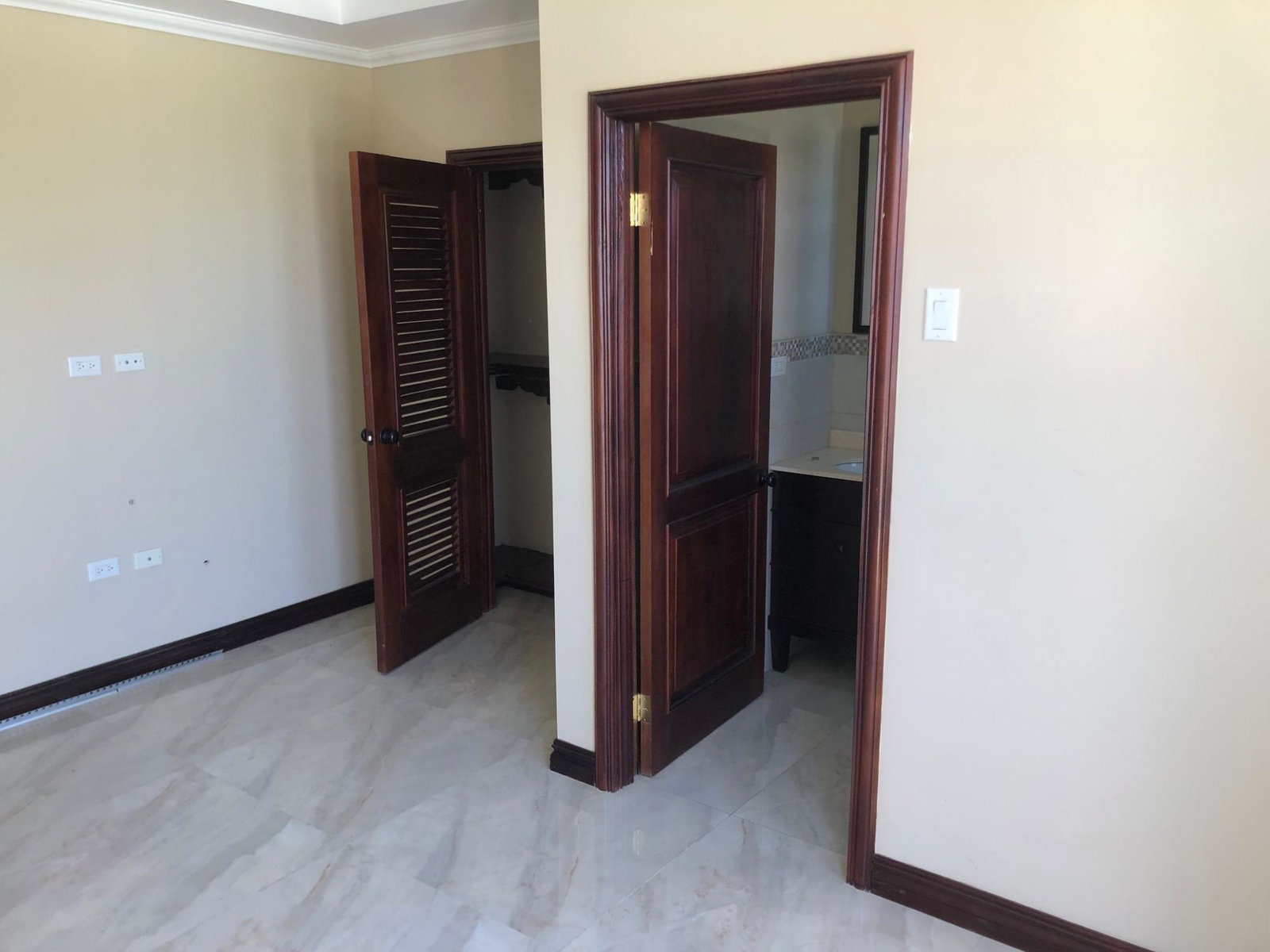 Sixth image of 22-4 Upper Musgrave Avenue in Kingston 5, St. Andrew, Jamaica - property is For Rent
