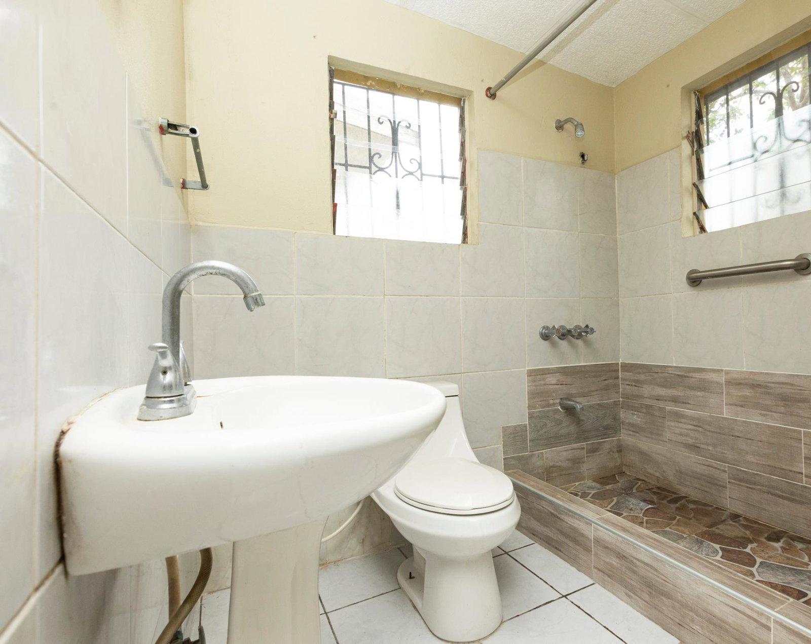 Twelfth image of Clydesdale Avenue in Kingston 20, St. Andrew, Jamaica - property is For Rent