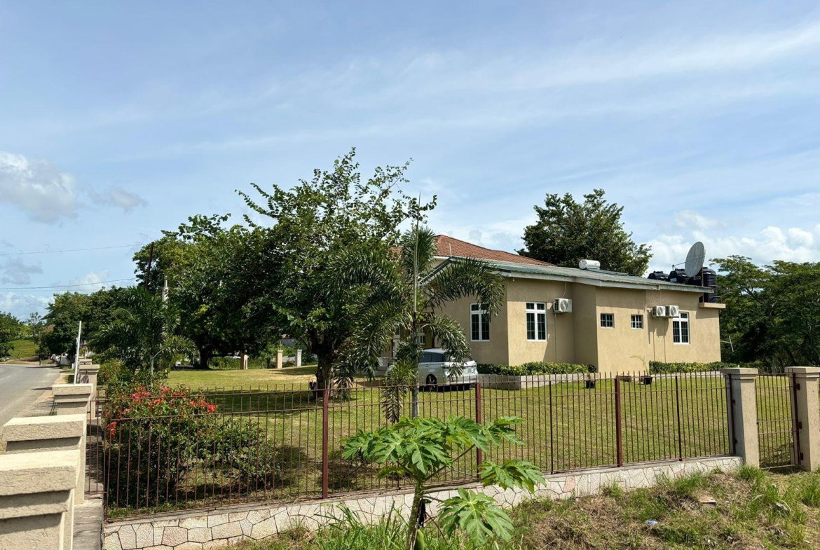 Second image of Turners/four Paths in Turners Four Paths, Clarendon, Jamaica - property is For Sale