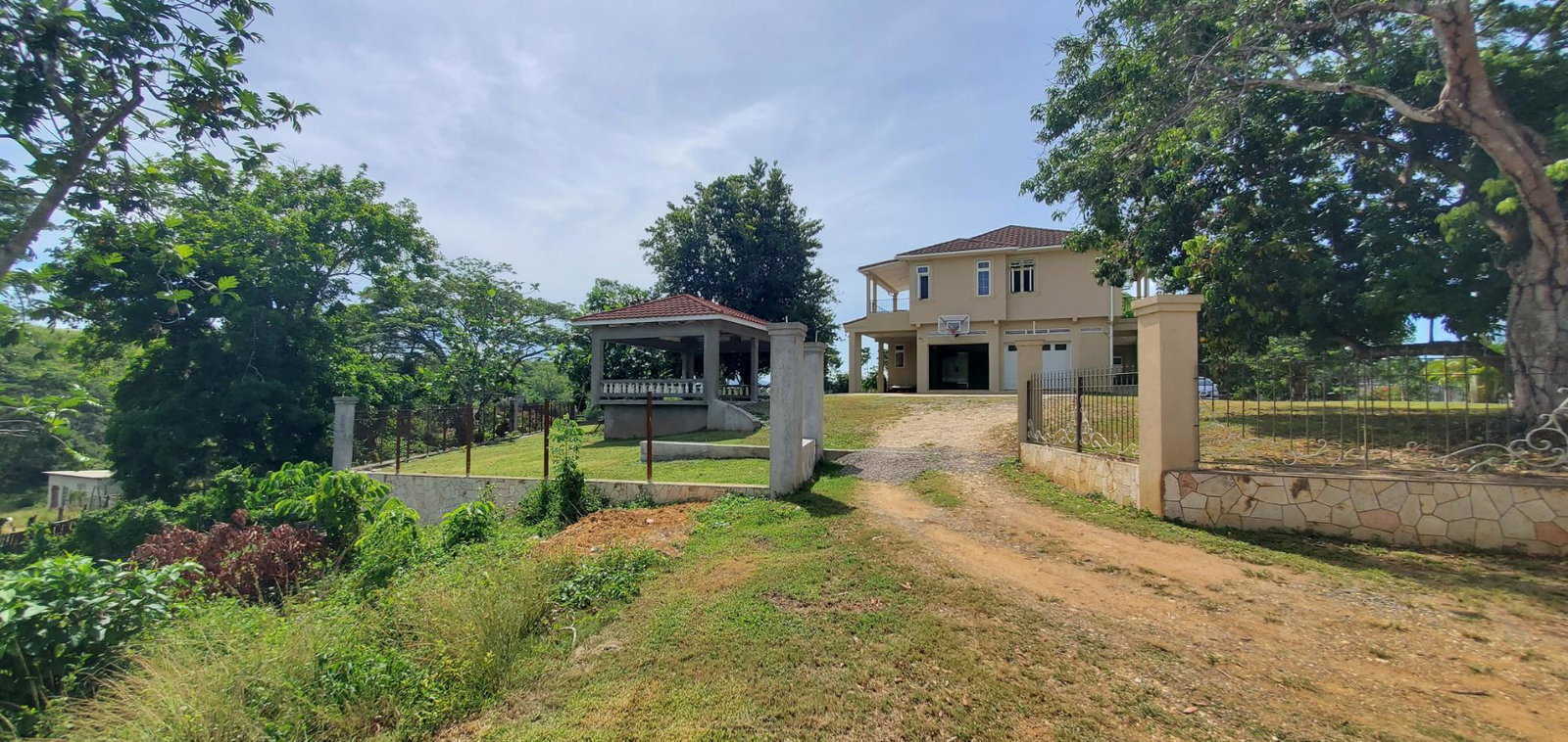 Eleventh image of Turners/four Paths in Turners Four Paths, Clarendon, Jamaica - property is For Sale