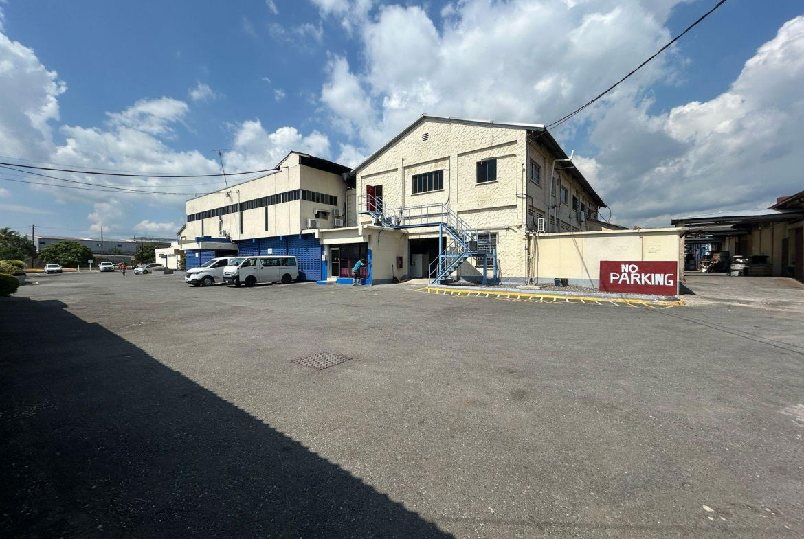 Spacious-5869-sq-ft-Warehouse-for-Rent-in-St.-Andrew-Jamaica Second image of 3-80 Marcus Garvey Drive in Kingston 13, St. Andrew, Jamaica - property is For Rent