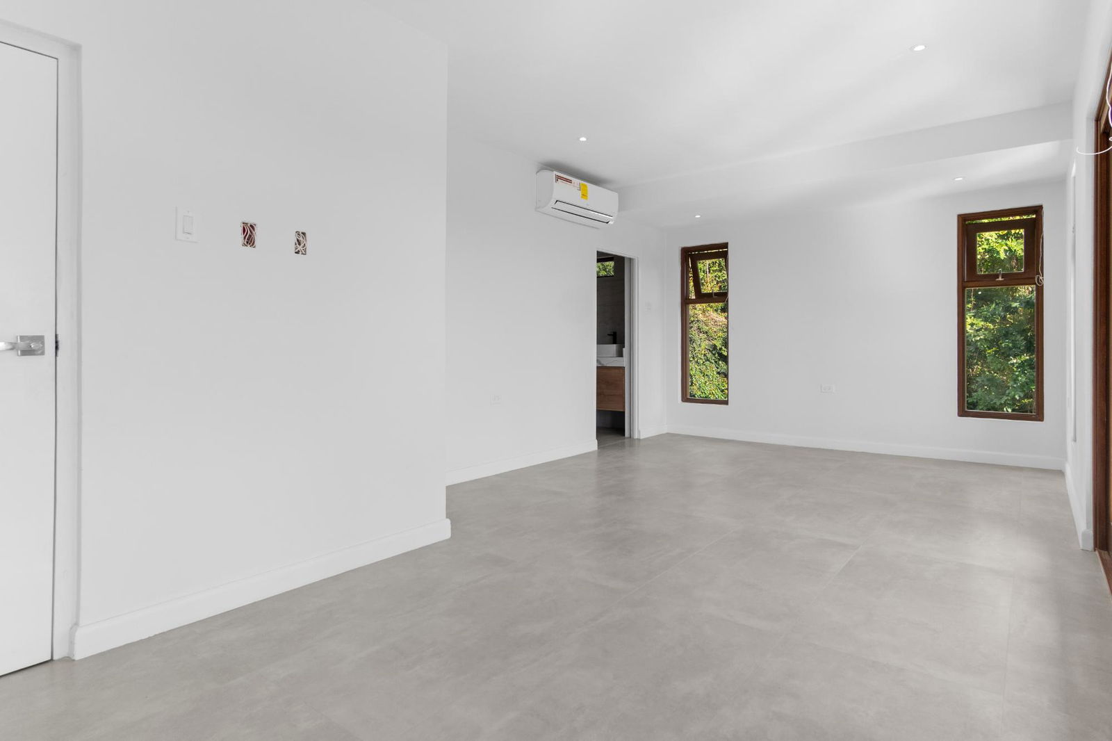 Stunning-6-Bedroom-Home-with-Guesthouse-for-Sale-in-St.-Andrew Fourteenth image of 6 Tavistock Heights in Kingston 6, St. Andrew, Jamaica - property is For Sale