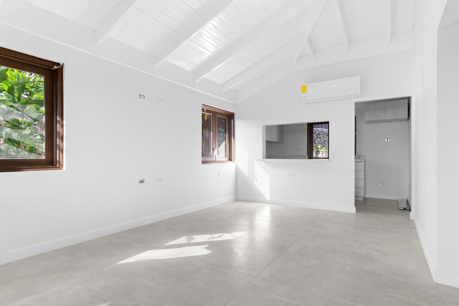 Stunning-6-Bedroom-Home-with-Guesthouse-for-Sale-in-St.-Andrew Twenty-Second image of 6 Tavistock Heights in Kingston 6, St. Andrew, Jamaica - property is For Sale