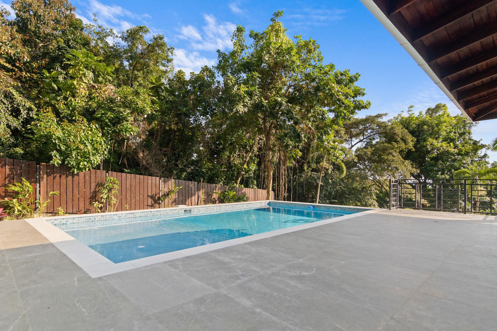 Stunning-6-Bedroom-Home-with-Guesthouse-for-Sale-in-St.-Andrew Seventh image of 6 Tavistock Heights in Kingston 6, St. Andrew, Jamaica - property is For Sale