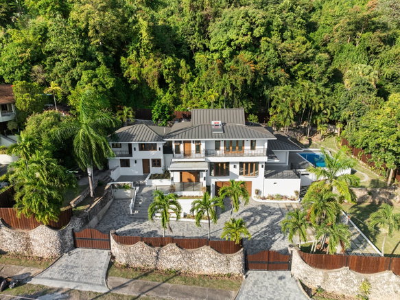 First image of 6 Tavistock Heights in Kingston 6, St. Andrew, Jamaica - property is For Sale