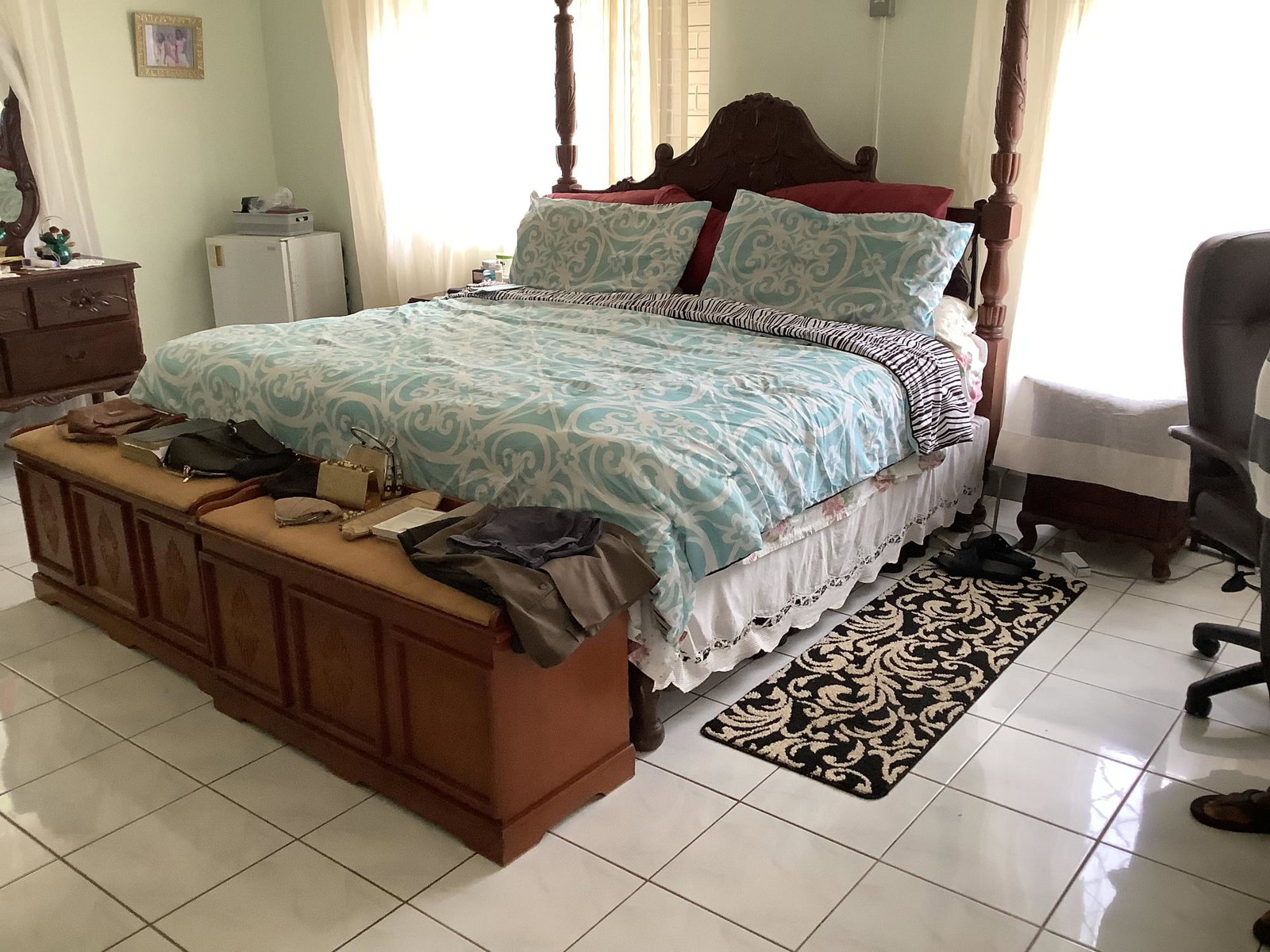 Stunning-6-Bedroom-House-for-Sale-in-St.-Andrew-Jamaica Fourth image of 5 Cadiz Avenue in Kingston 19, St. Andrew, Jamaica - property is For Sale