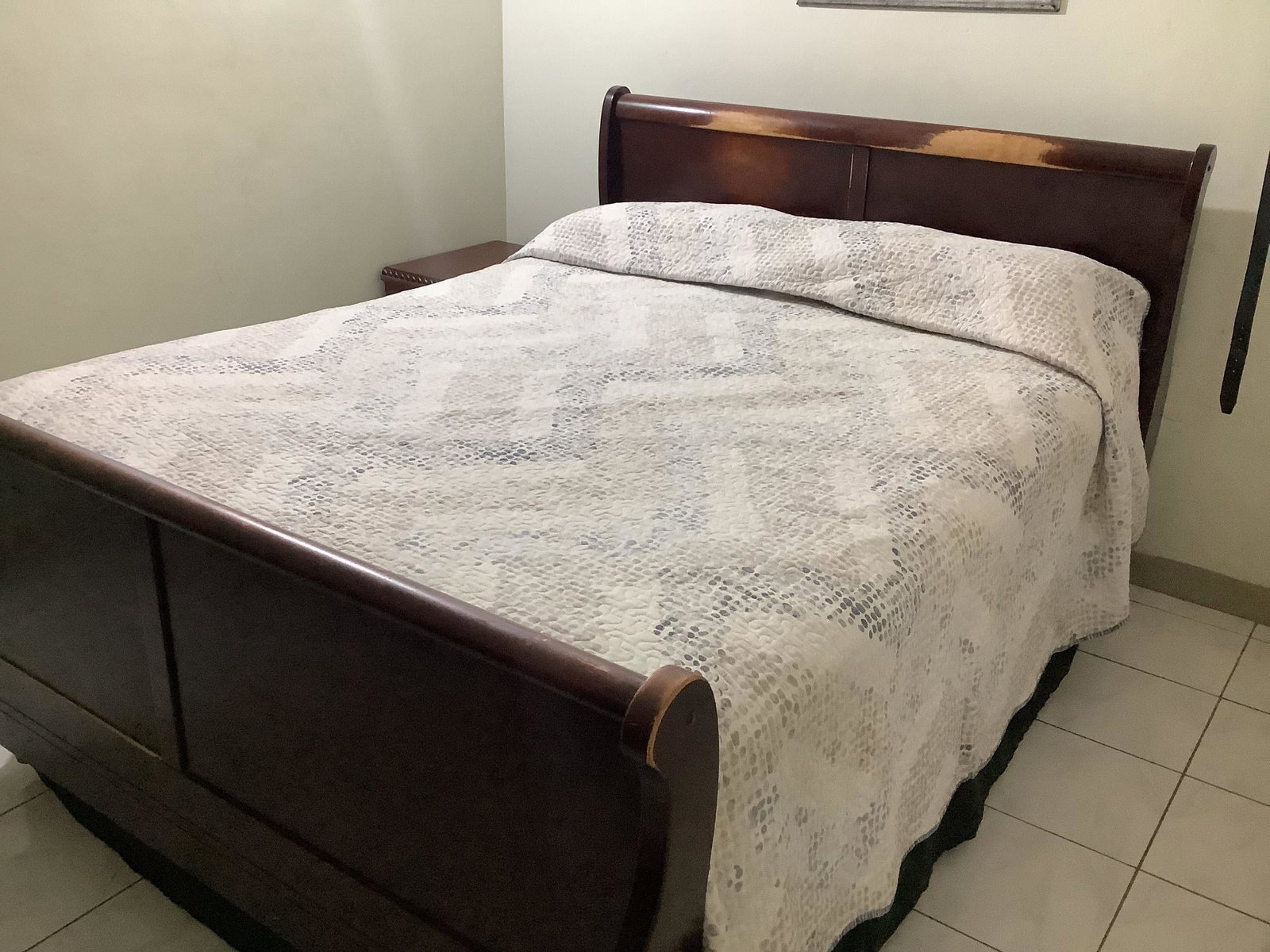 Stunning-6-Bedroom-House-for-Sale-in-St.-Andrew-Jamaica Ninth image of 5 Cadiz Avenue in Kingston 19, St. Andrew, Jamaica - property is For Sale
