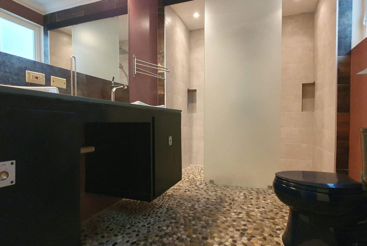 Fourteenth image of 25 Liguanea Avenue in Kingston 6, St. Andrew, Jamaica - property is For Sale