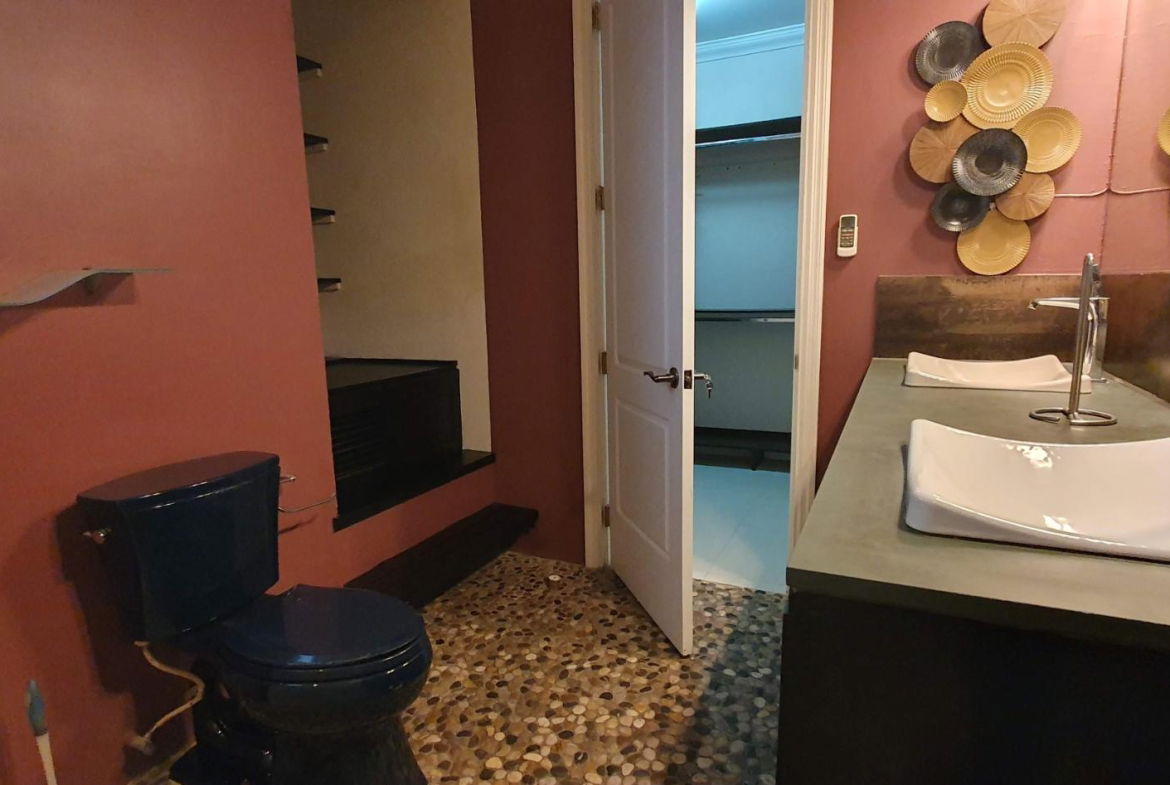 Sixteenth image of 25 Liguanea Avenue in Kingston 6, St. Andrew, Jamaica - property is For Sale