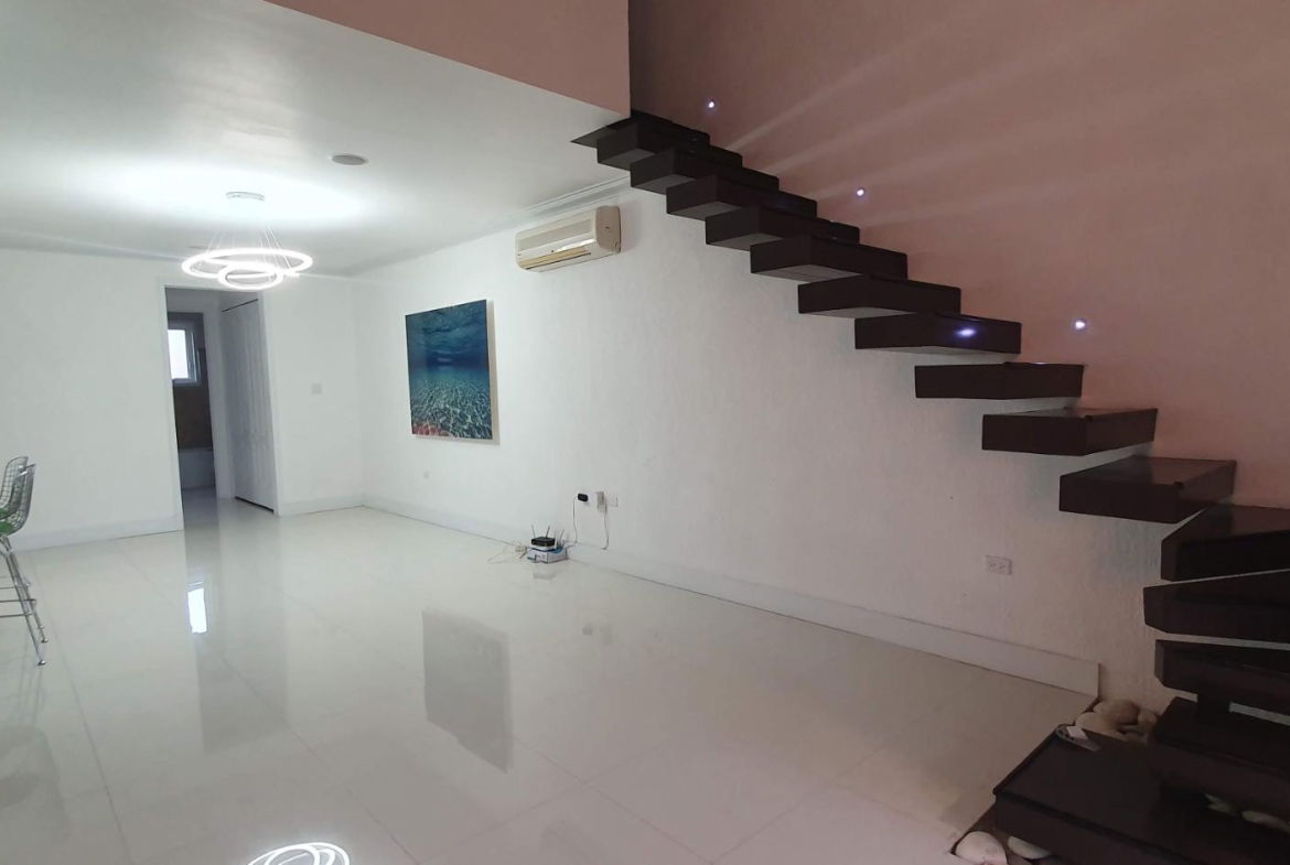 Sixth image of 25 Liguanea Avenue in Kingston 6, St. Andrew, Jamaica - property is For Sale