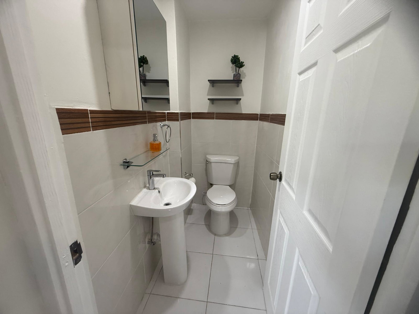 Sixth image of 3- Sandhurst Terrace in Kingston 6, St. Andrew, Jamaica - property is For Rent