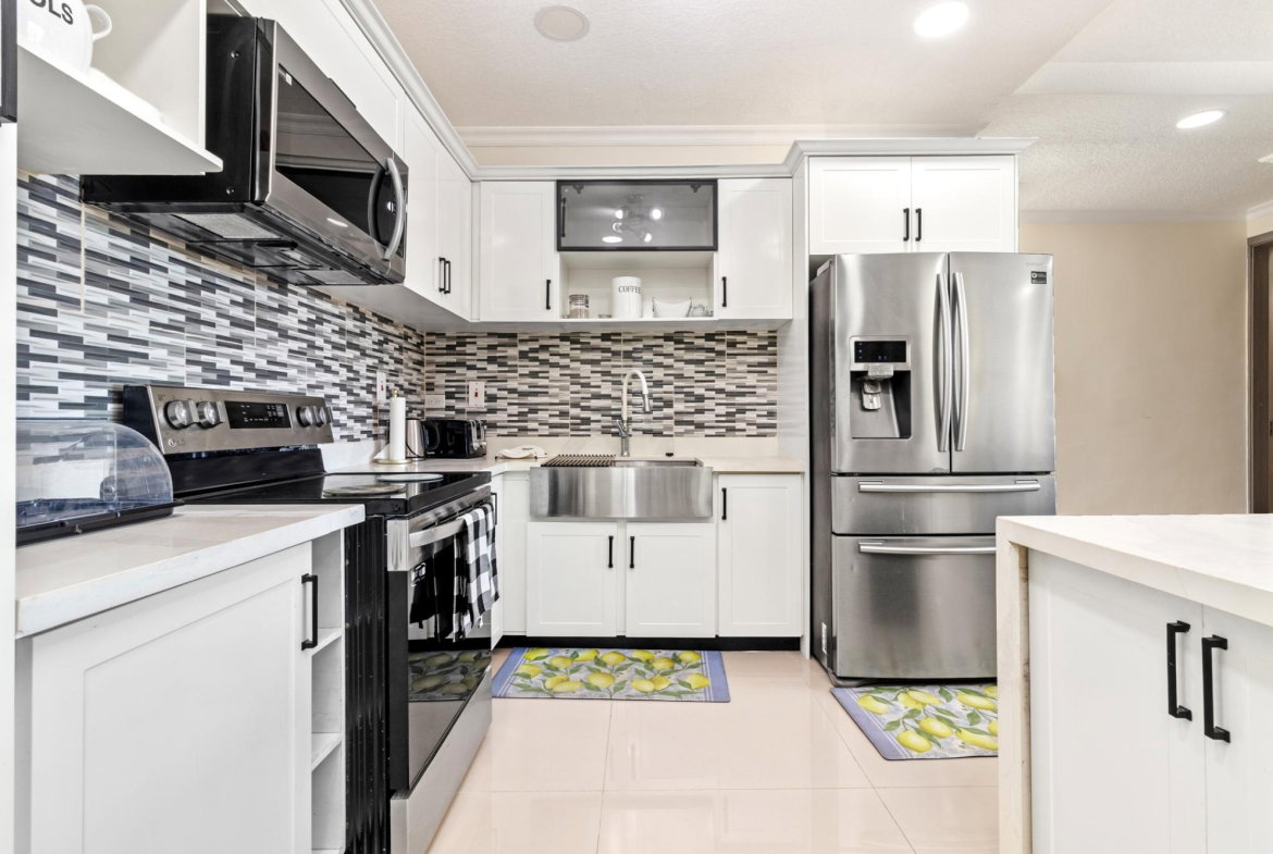 Fourth image of 19-6 Wellington Drive in Kingston 6, St. Andrew, Jamaica - property is For Rent