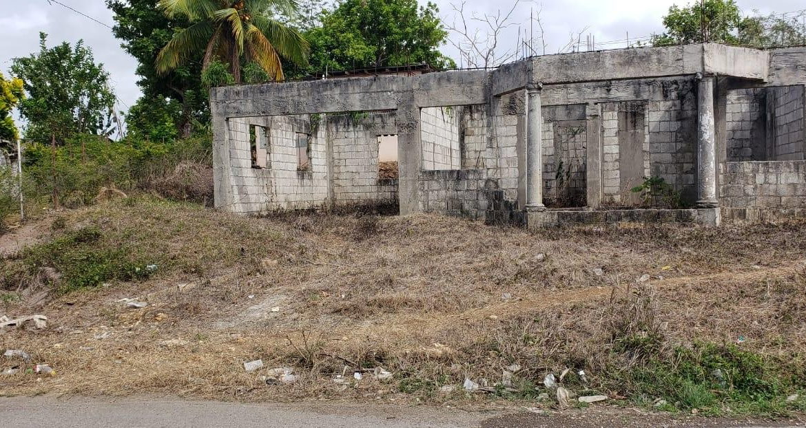 First image of Suttons/ennitts Hill in Turners Four Paths, Clarendon, Jamaica - property is For Sale
