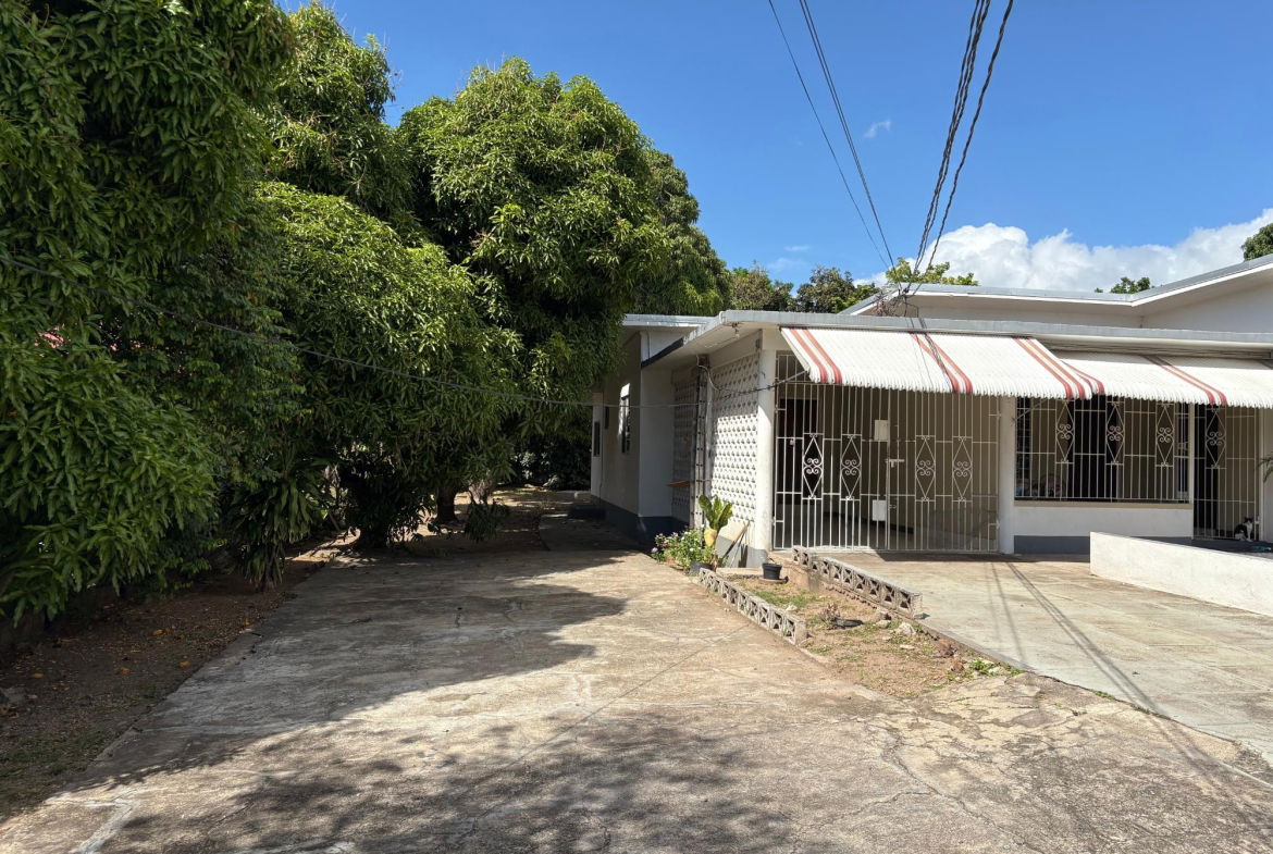 Eleventh image of C-30 Sunrise Crescent in Kingston 19, St. Andrew, Jamaica - property is For Rent
