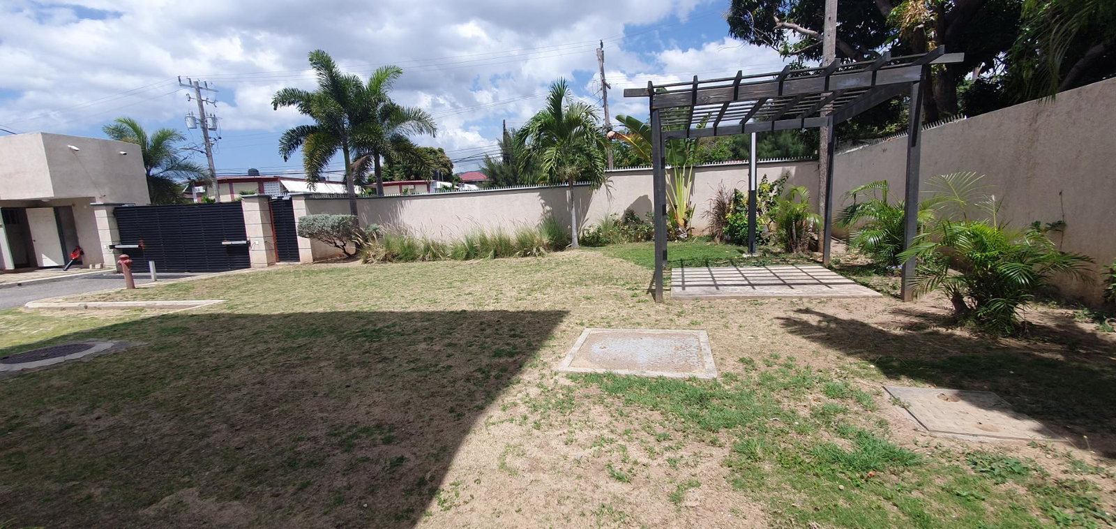 1-Bedroom-Apartment-for-Rent-at-21-Sullivan-Avenue-St.-Andrew-Jamaica Second image of 21 Sullivan Avenue in Kingston 8, St. Andrew, Jamaica - property is For Rent