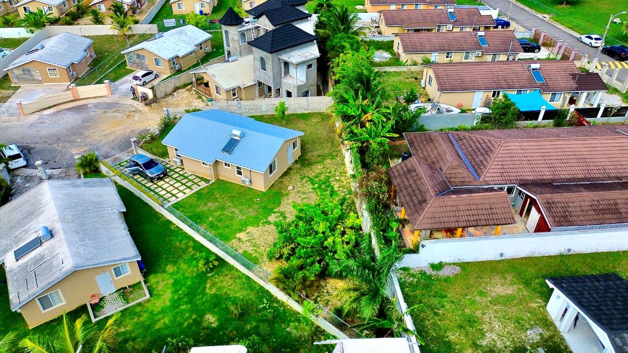 2-Bed-2-Bath-House-for-Rent-in-Montego-West-Village-St.-James-Jamaica Fourteenth image of 662 Mahogany Court in Montego Bay, St. James, Jamaica - property is For Rent