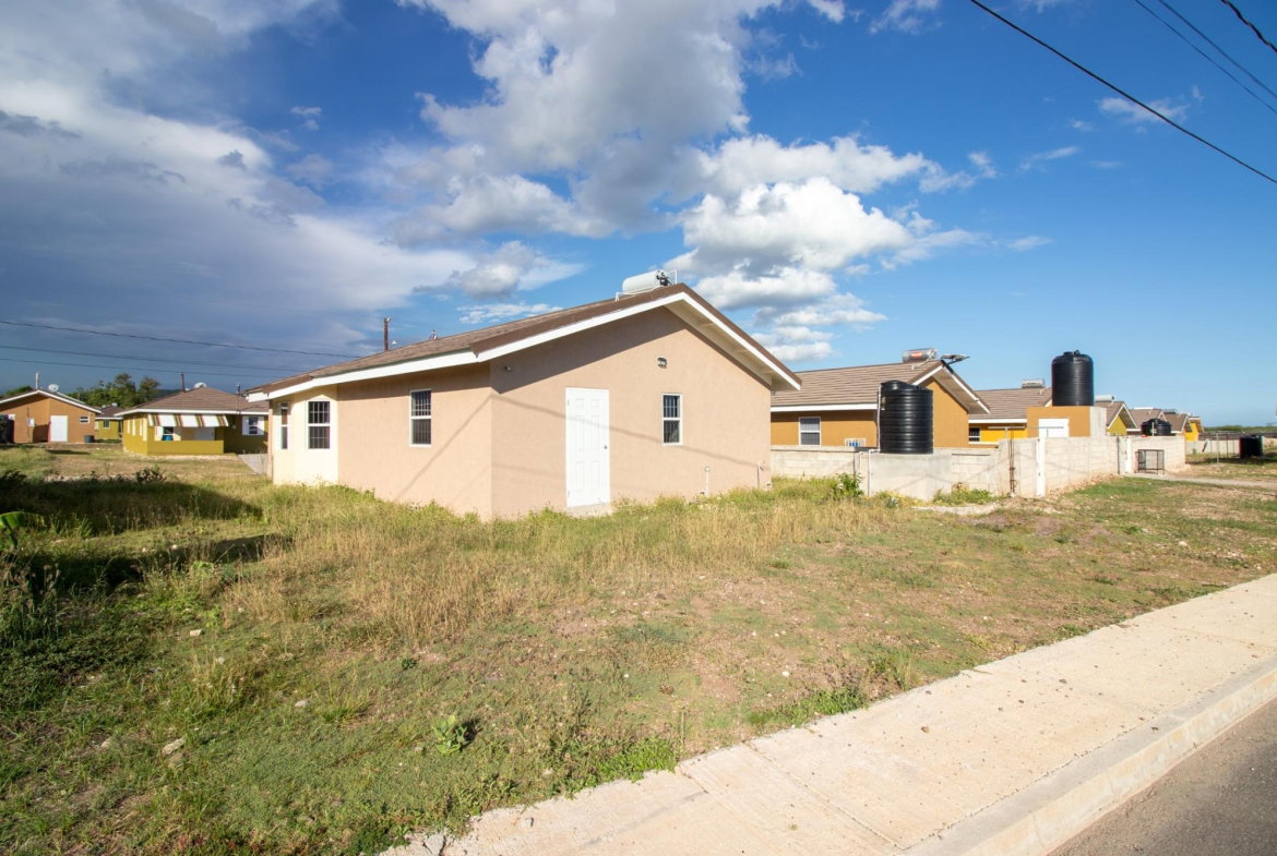 Fifteenth image of 373 Castle View Drive, Colbec in Old Harbour, St. Catherine, Jamaica - property is For Sale