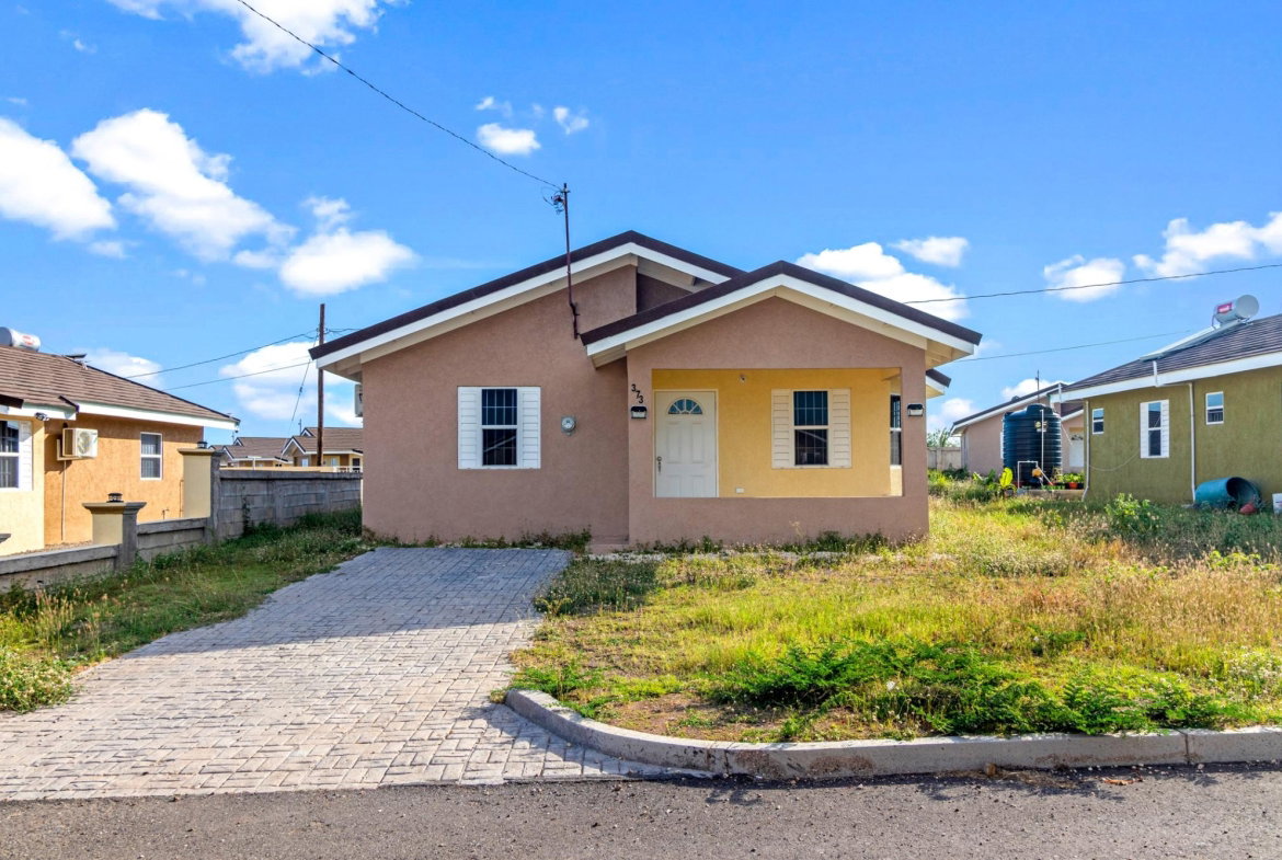 Fourth image of 373 Castle View Drive, Colbec in Old Harbour, St. Catherine, Jamaica - property is For Sale