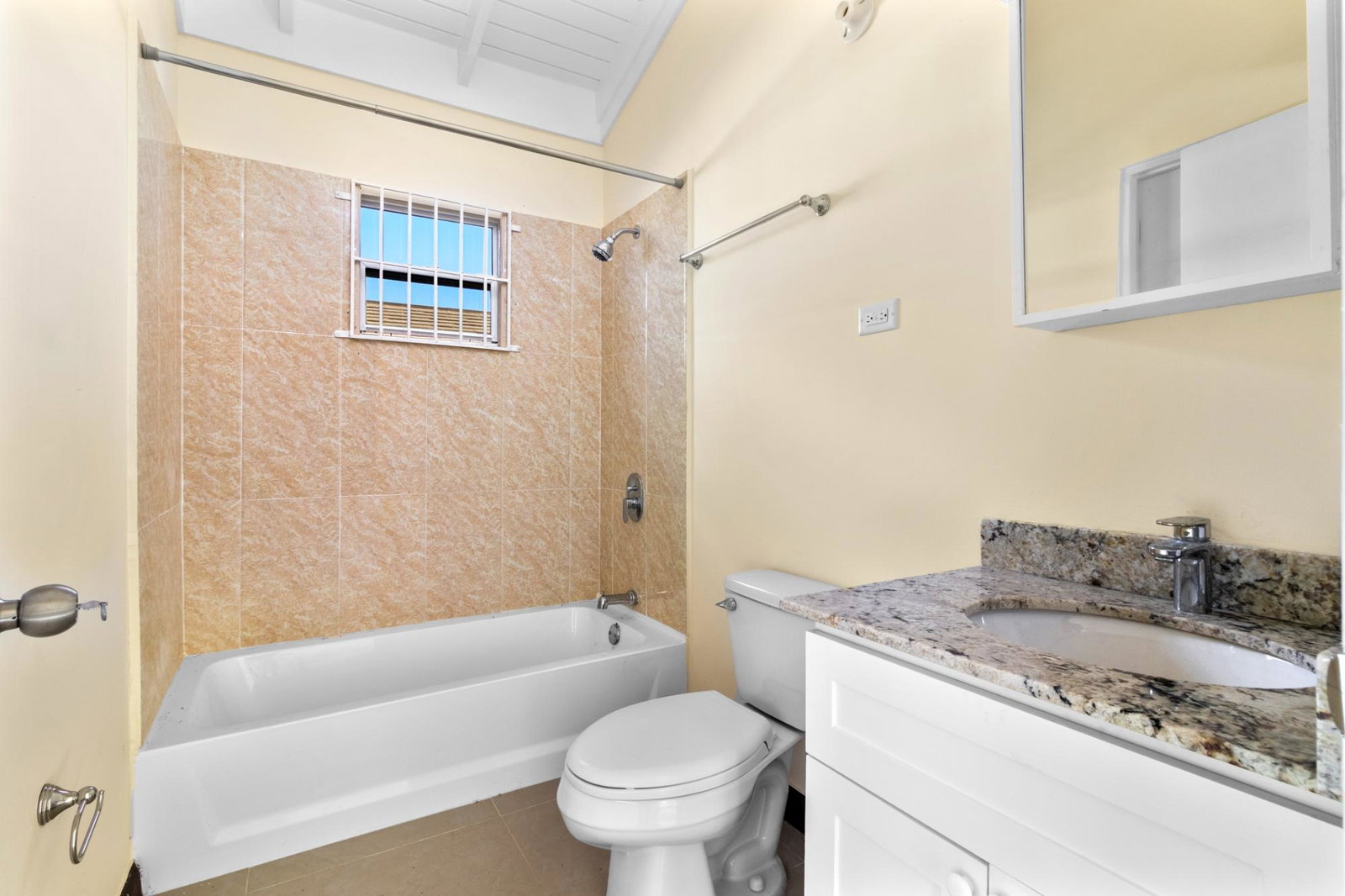 Tenth image of 373 Castle View Drive, Colbec in Old Harbour, St. Catherine, Jamaica - property is For Sale