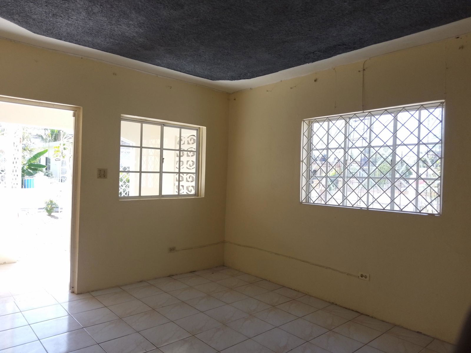 Tenth image of 307 South West 35th Way in West Chedwin, St. Catherine, Jamaica - property is For Sale