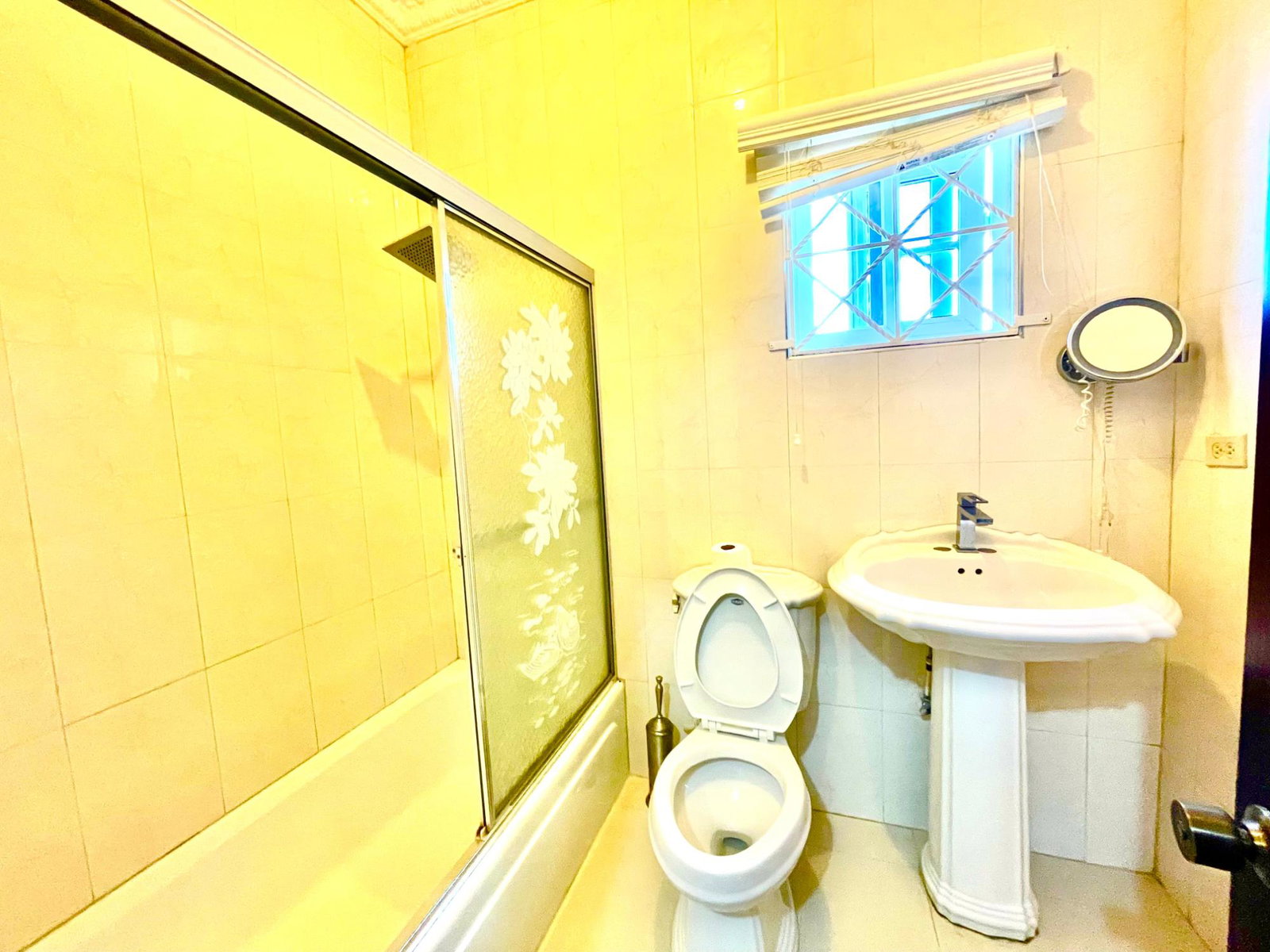 Seventeenth image of 3-152 Rhyne Park in Rose Hall, St. James, Jamaica - property is For Rent