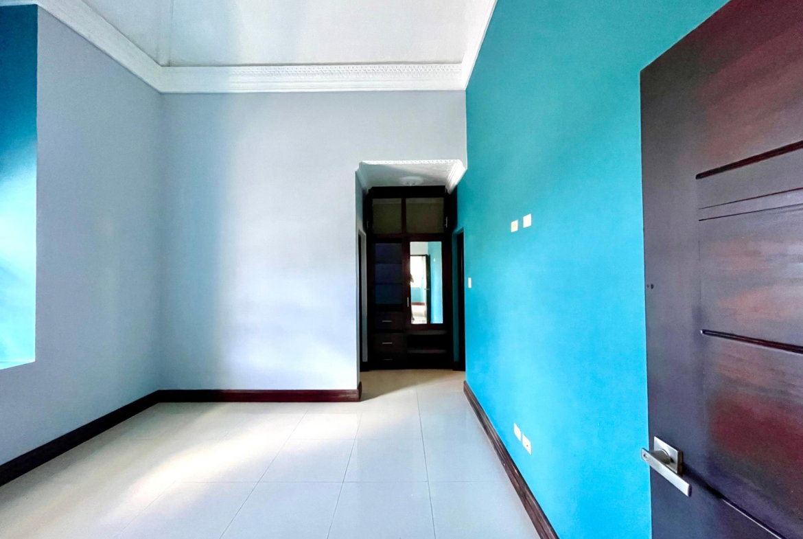 Fourth image of 3-152 Rhyne Park in Rose Hall, St. James, Jamaica - property is For Rent