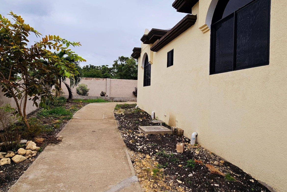 Twenty-Sixth image of 387 Rock Hill Close, Spring v in Spring Valley, St. Mary, Jamaica - property is For Rent