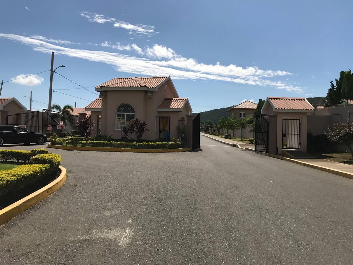 2-Bedroom-House-for-Rent-in-Caymanas-Estates-St.-Catherine-Jamaica Fourteenth image of Arnold Palmer Loop in Caymanas Estates, St. Catherine, Jamaica - property is For Rent