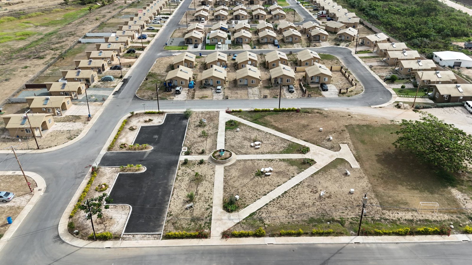 Second image of 759- Phoenix Park v2 in Greater Portmore, St. Catherine, Jamaica - property is For Rent