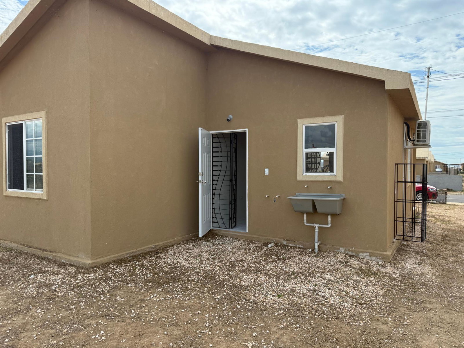 Thirteenth image of 759- Phoenix Park v2 in Greater Portmore, St. Catherine, Jamaica - property is For Rent