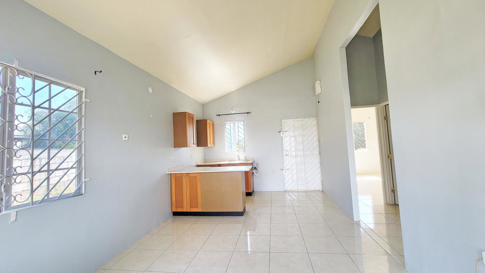 Fourth image of 367- Seashore Crescent in Phoenix Park, St. Catherine, Jamaica - property is For Rent
