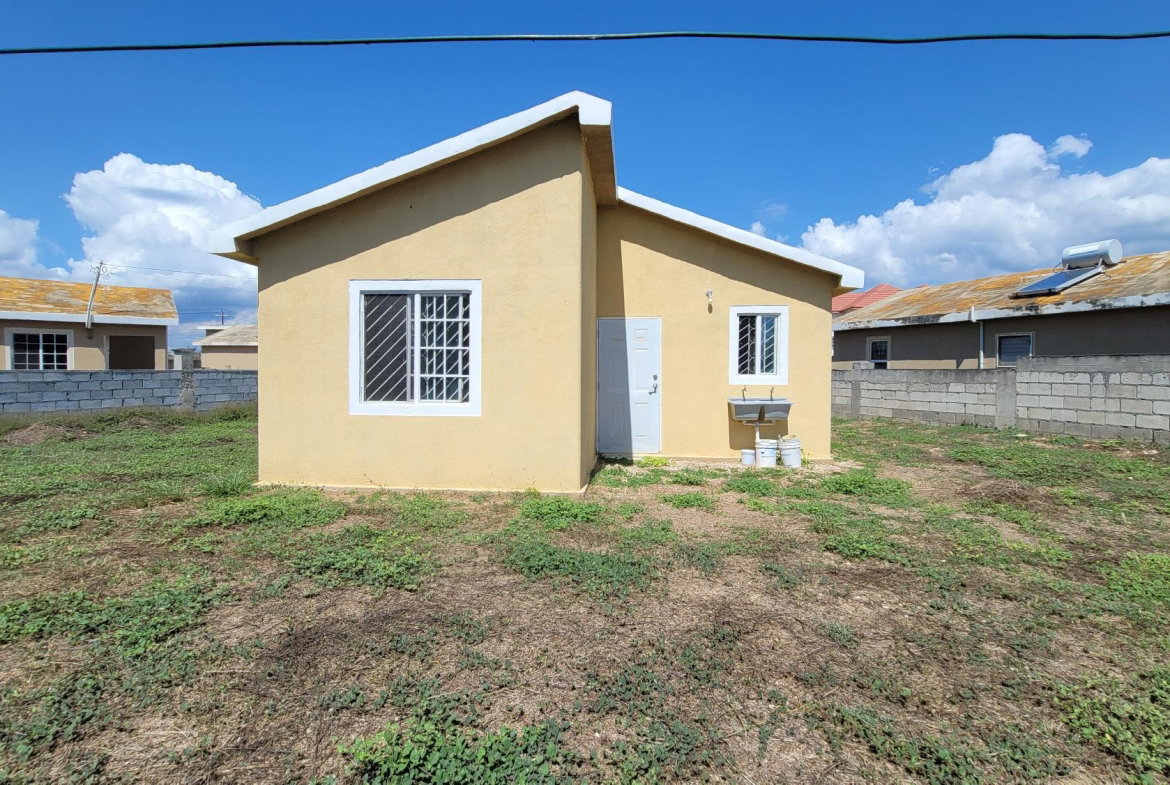 Fourteenth image of 367- Seashore Crescent in Phoenix Park, St. Catherine, Jamaica - property is For Rent