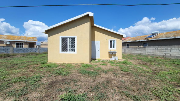 Fourteenth image of 367- Seashore Crescent in Phoenix Park, St. Catherine, Jamaica - property is For Rent