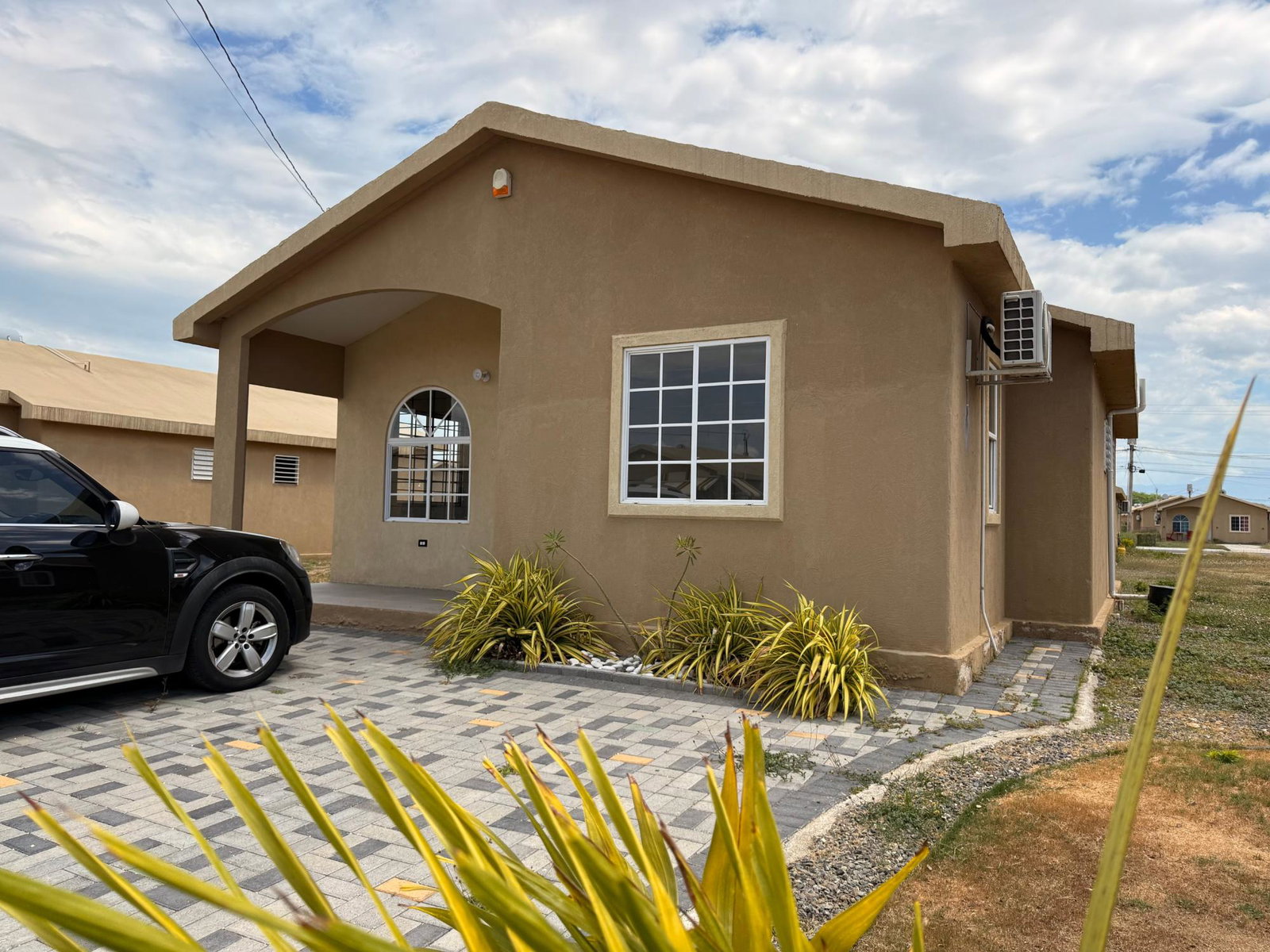 Second image of 1964 Phoenix Park Village, Pha in Phoenix Park, St. Catherine, Jamaica - property is For Rent