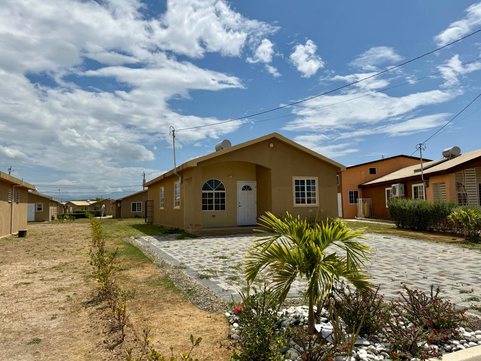 Seventeenth image of 1964 Phoenix Park Village, Pha in Phoenix Park, St. Catherine, Jamaica - property is For Rent