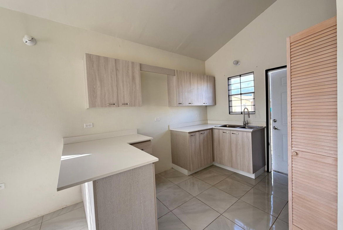 Eighteenth image of 1964 Phoenix Park Village, Pha in Phoenix Park, St. Catherine, Jamaica - property is For Rent