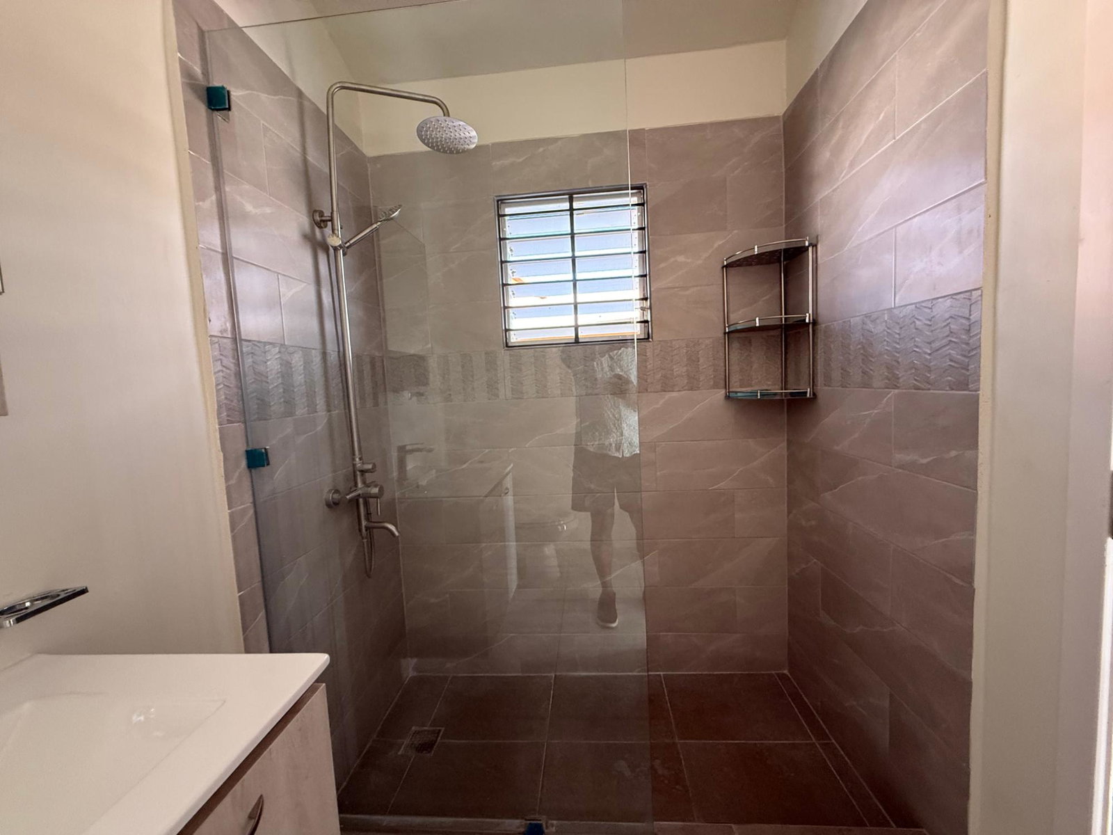 Twenty-First image of 1964 Phoenix Park Village, Pha in Phoenix Park, St. Catherine, Jamaica - property is For Rent