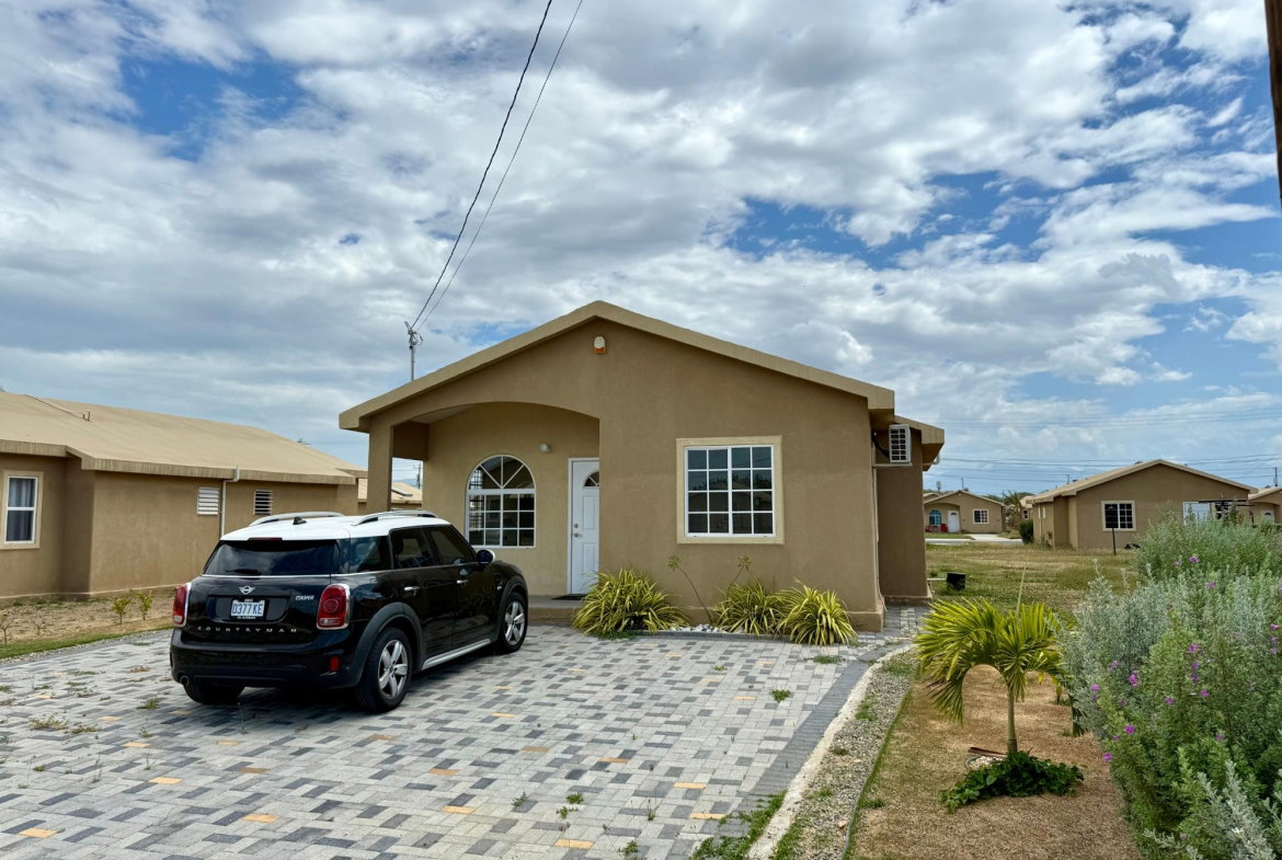 Twenty-Eighth image of 1964 Phoenix Park Village, Pha in Phoenix Park, St. Catherine, Jamaica - property is For Rent